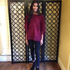 NWT  Super Soft Cozy MAGENTA SIDE FRINGE PONCHO WITH SLEEVES One Size‎